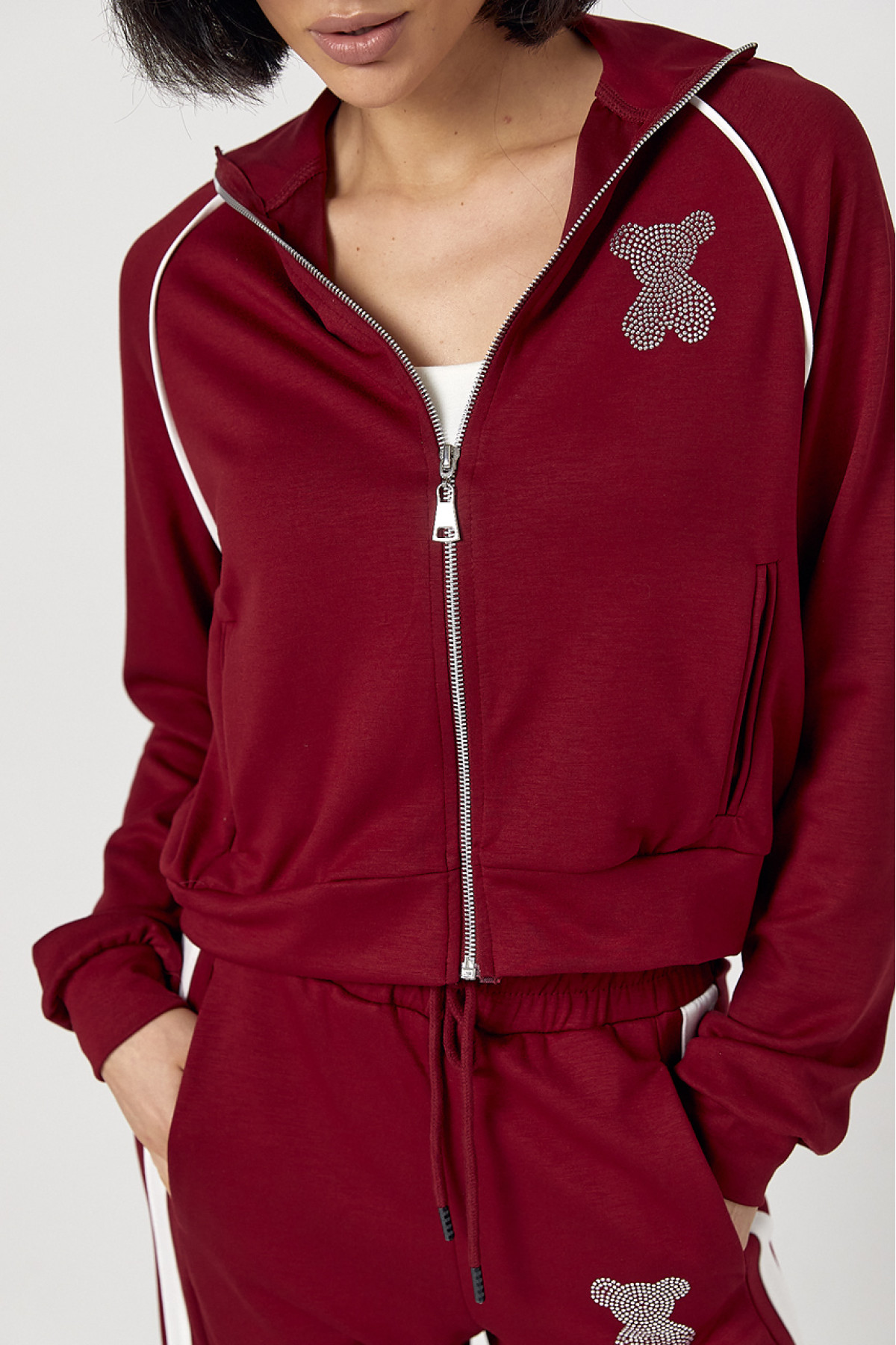 Спортивний костюм з ведмедиком із термостразів  бордо колір