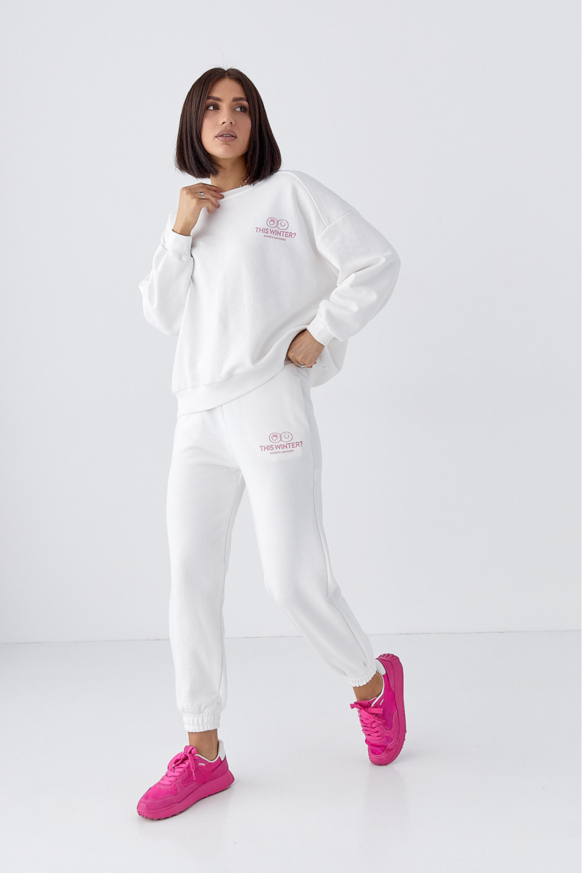 Жіночий спортивний костюм із джогерами та світшотом  молочний колір