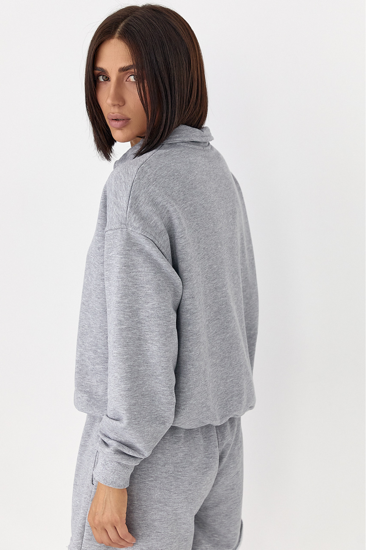 Костюм із шортами та світшотомполо  сірий колір