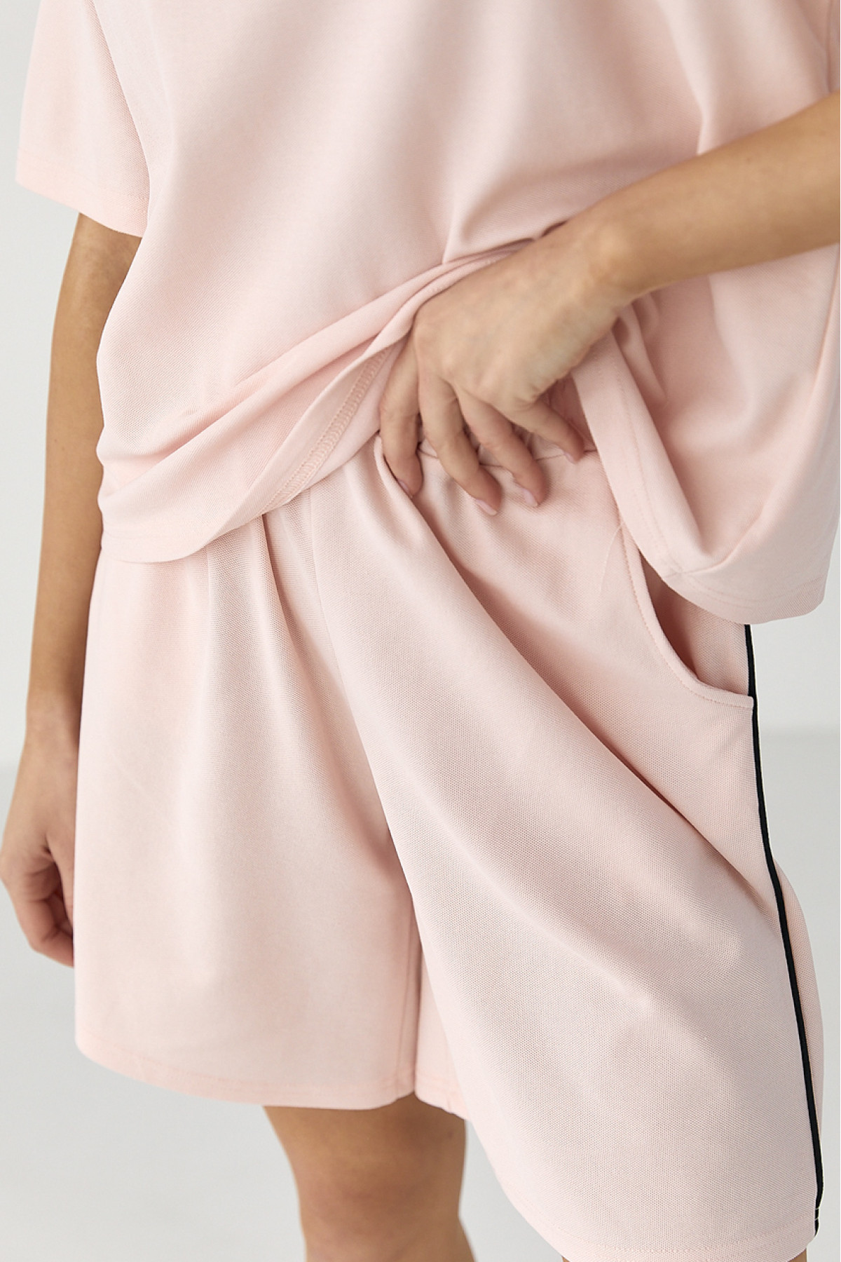 Спортивний костюм із шортами  пудра колір