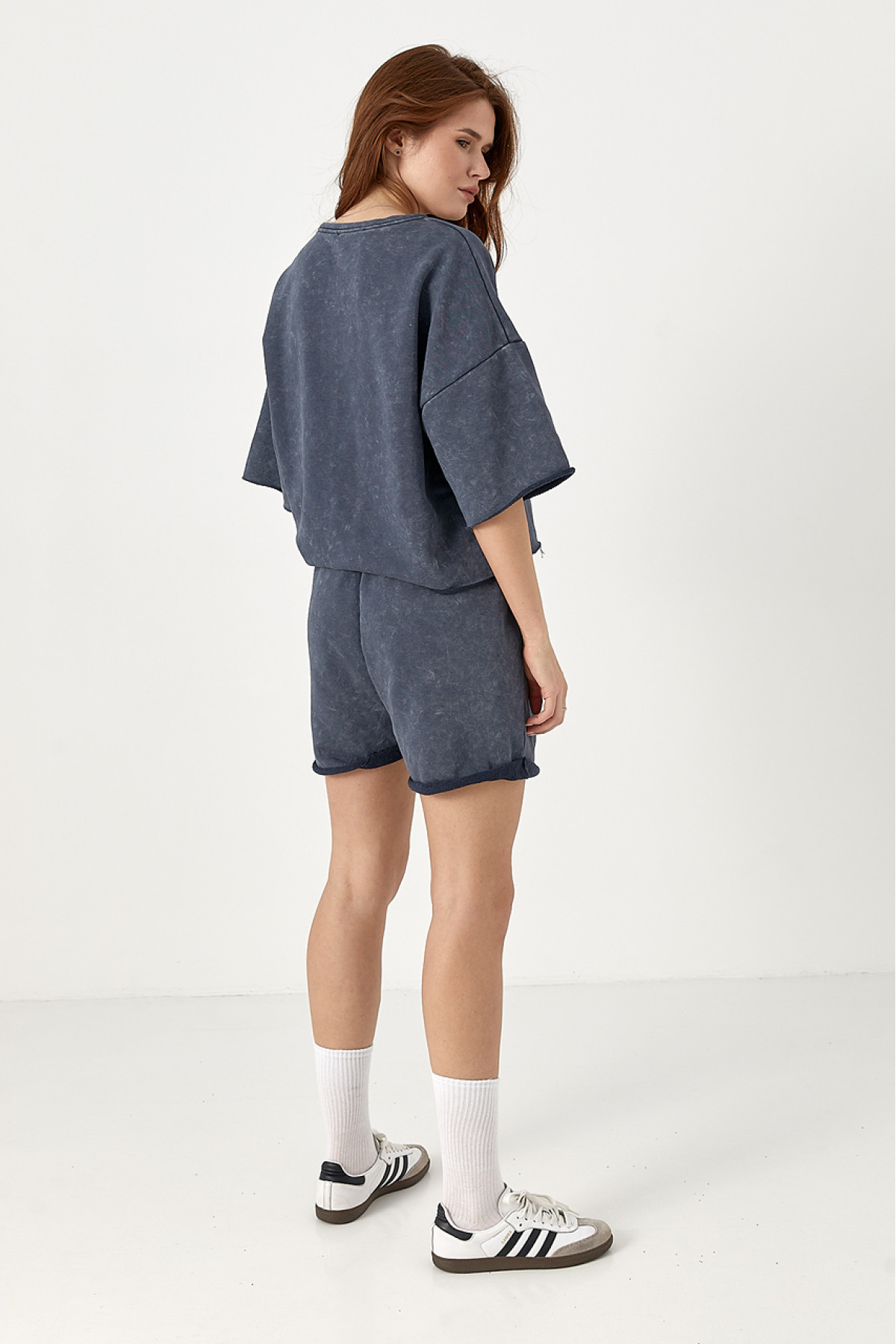 Спортивний костюм із футболкою та шортами вільного крою  сірий колір