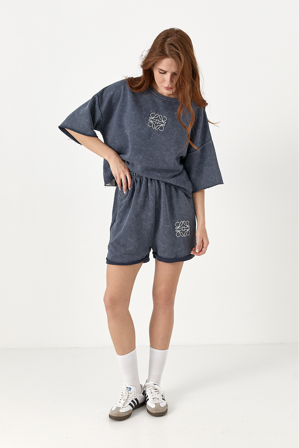 Спортивний костюм із футболкою та шортами вільного крою  сірий колір