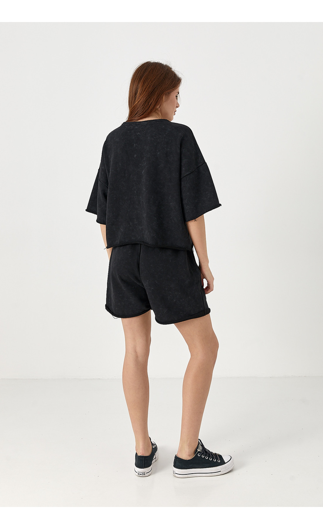 Спортивний костюм із футболкою та шортами вільного крою  чорний колір