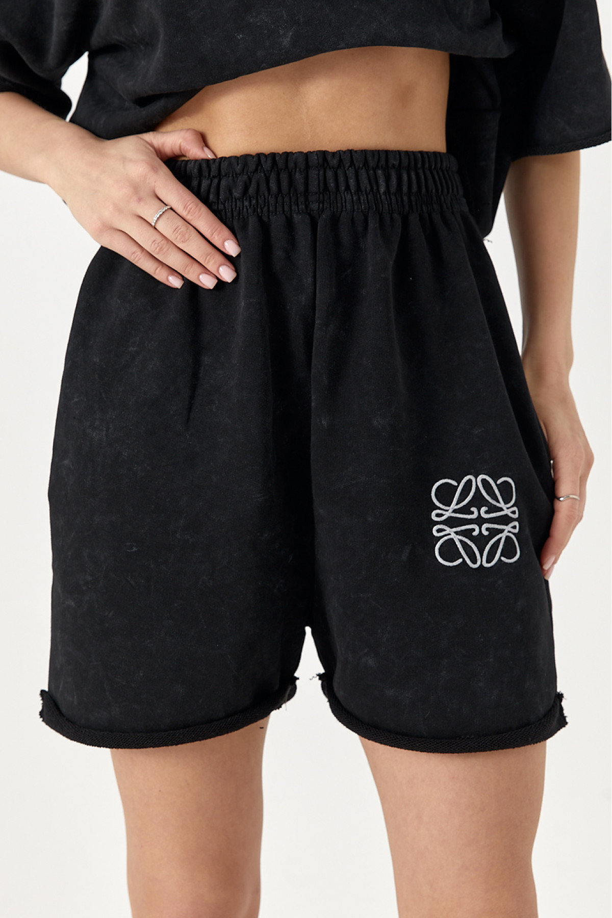 Спортивний костюм із футболкою та шортами вільного крою  чорний колір