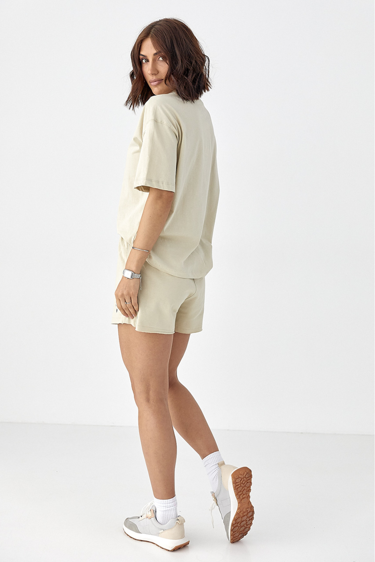 Літній спортивний костюм із шортами  бежевий колір