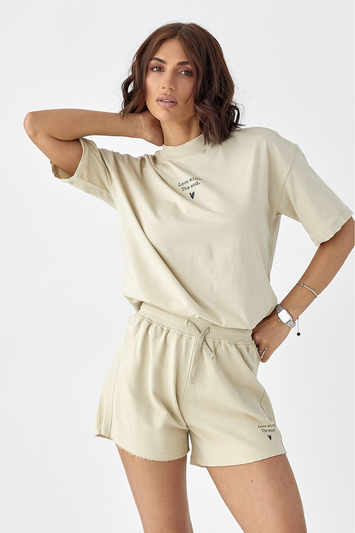 Літній спортивний костюм із шортами  бежевий колір