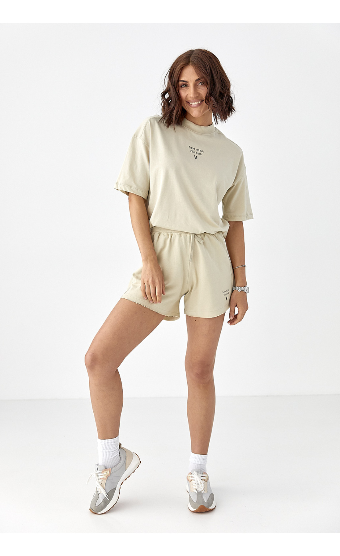 Літній спортивний костюм із шортами  бежевий колір