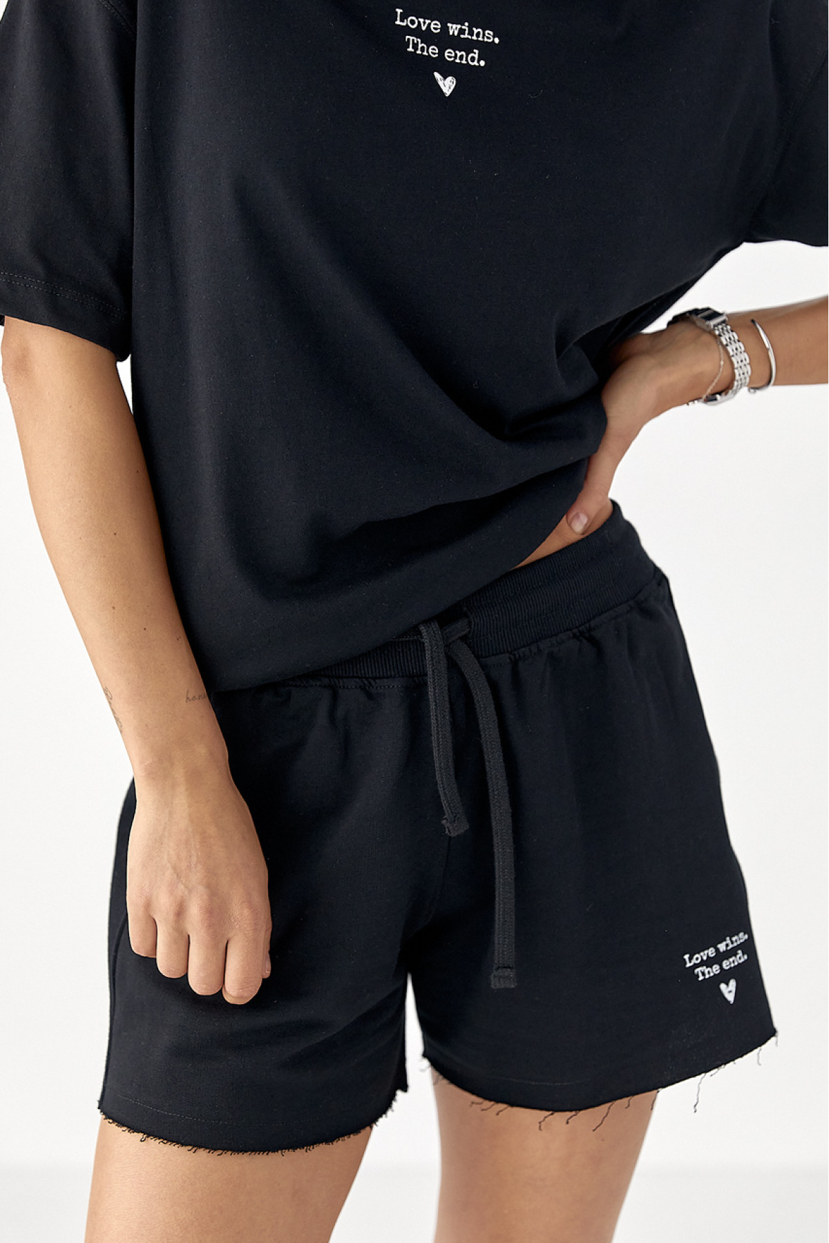 Літній спортивний костюм із шортами  чорний колір