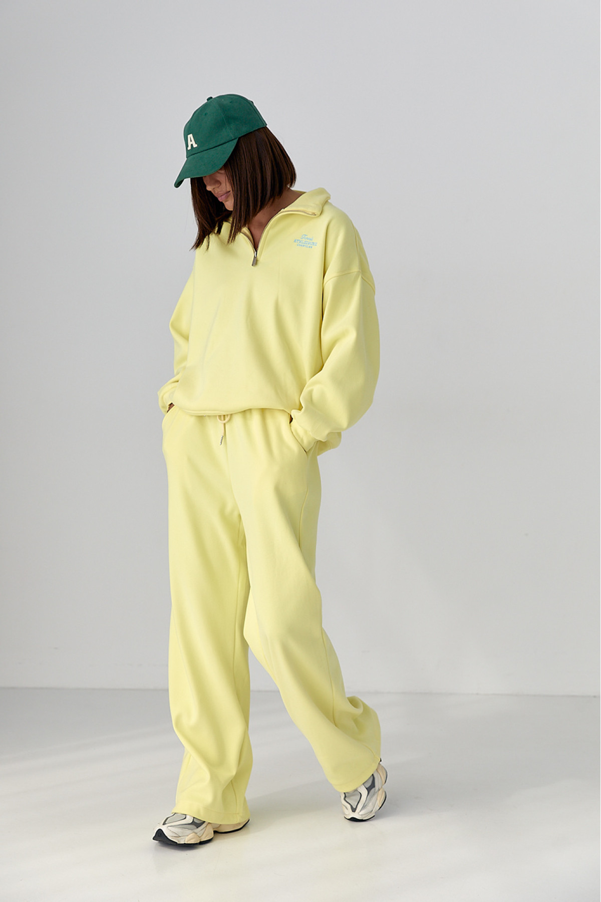 Жіночий спортивний костюм із плюшевим начосом  лимонний колір