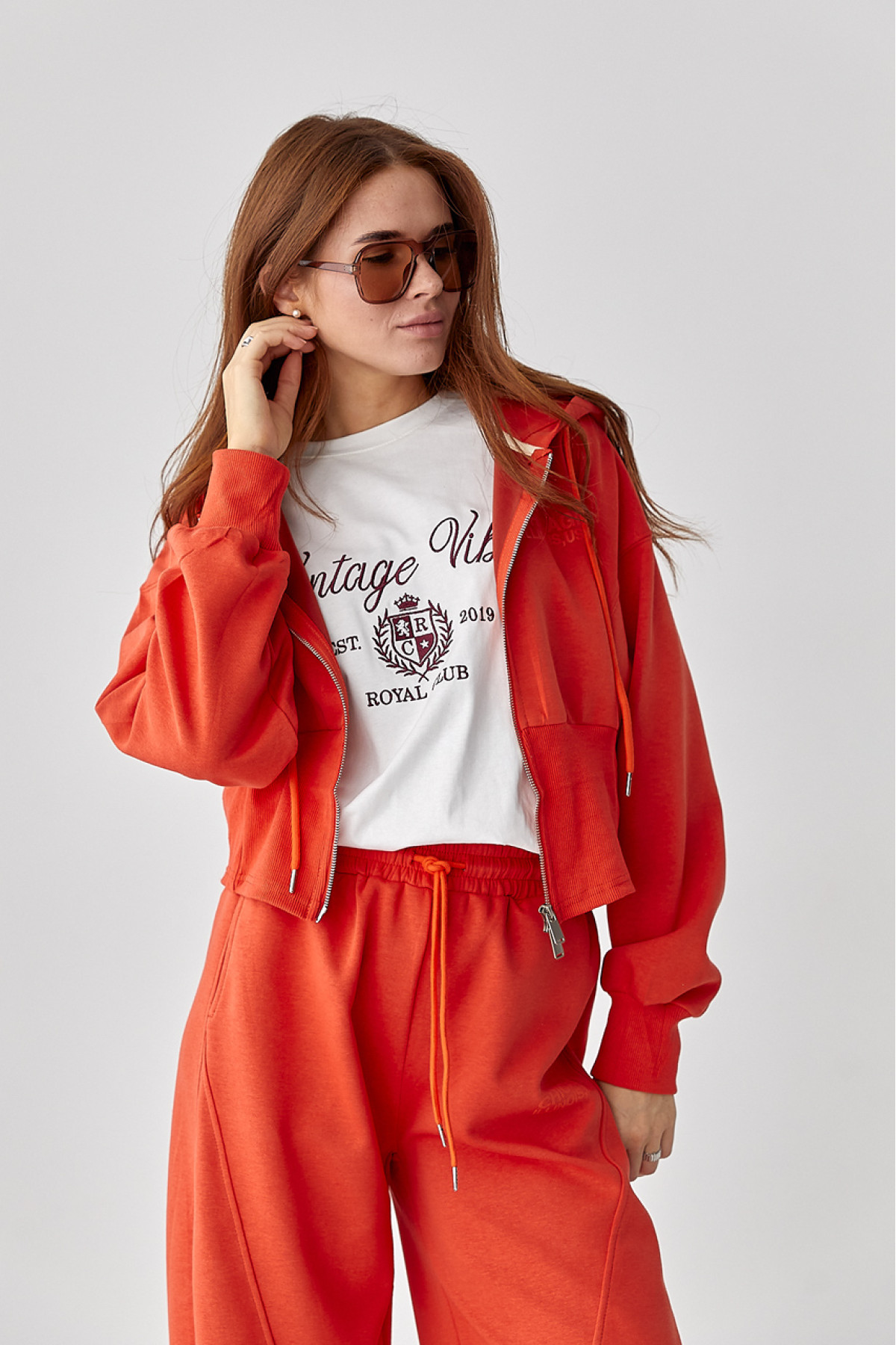 Спортивний костюм з прямими штанами та укороченим худі  теракотовий колір
