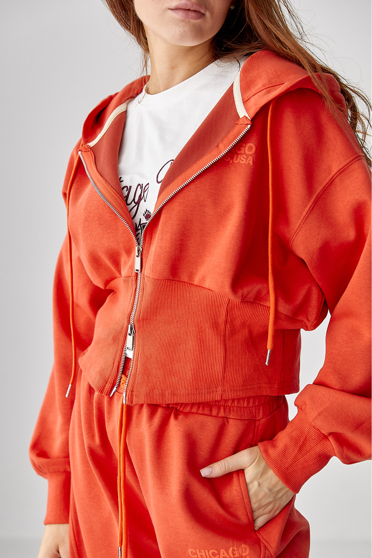 Спортивний костюм з прямими штанами та укороченим худі  теракотовий колір