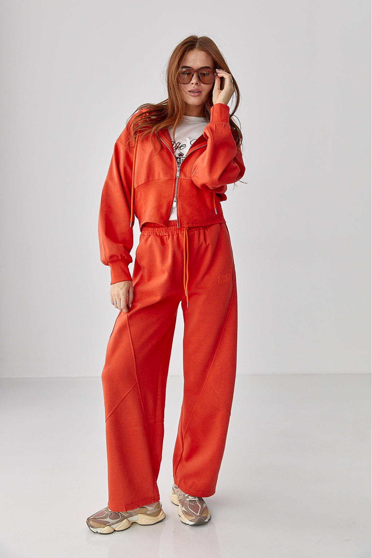 Спортивний костюм з прямими штанами та укороченим худі  теракотовий колір