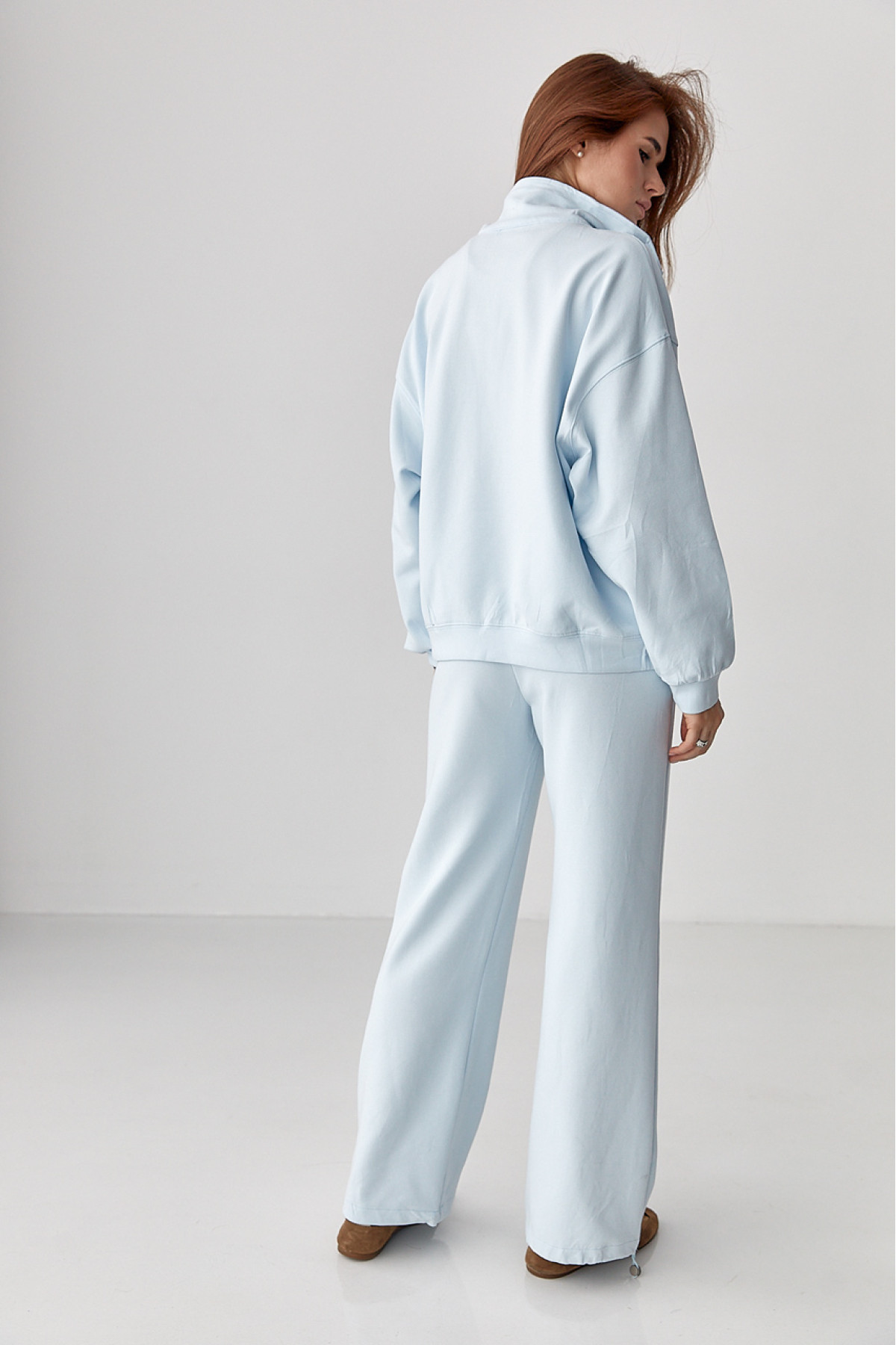 Вільний спортивний костюм зі світшотом на блискавці та прямими штанами  блакитний колір
