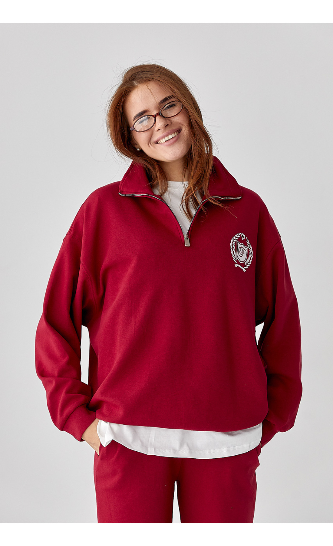 Вільний спортивний костюм зі світшотом на блискавці та прямими штанами  темночервоний колір