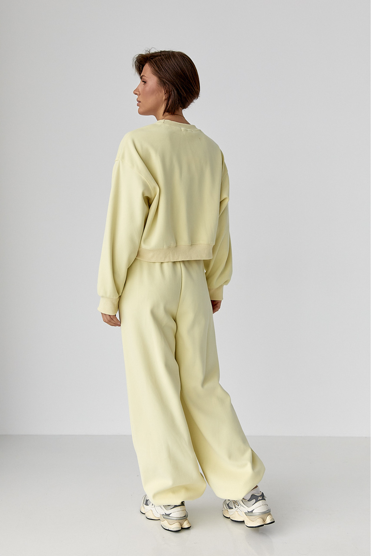 Спортивний костюм із плюшевим начосом з коротким світшотом та штанами палаццо  лимонний колір