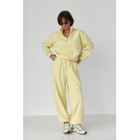 Теплий спортивний костюм з написами  лимонний колір