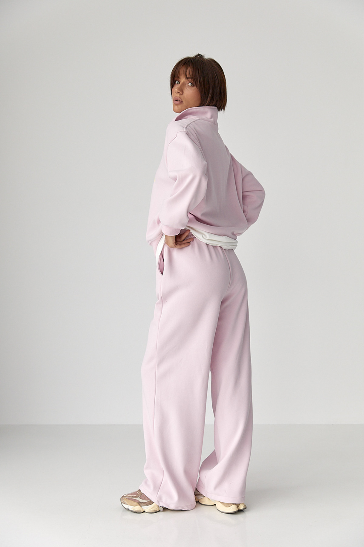 Теплий спортивний костюм з написами  пудра колір