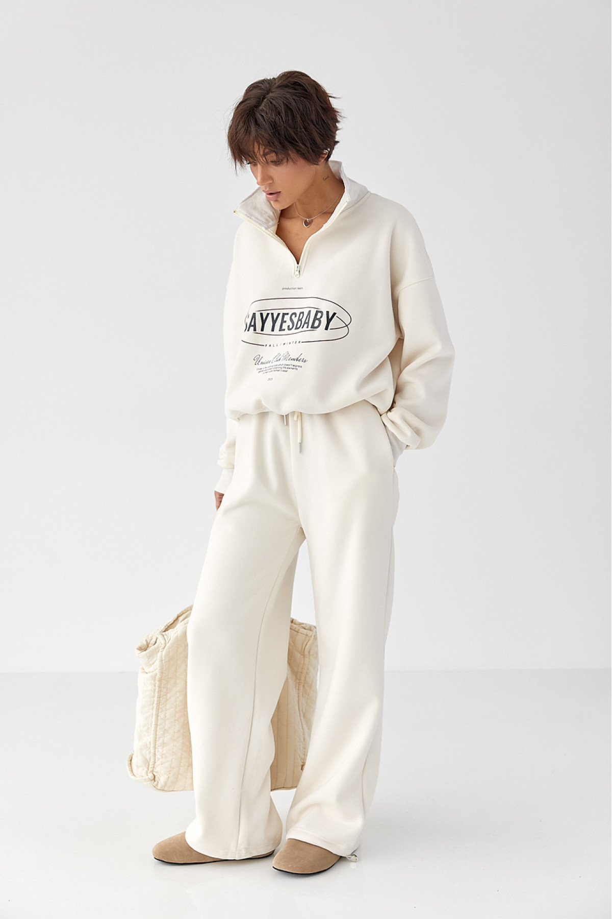 Теплий спортивний костюм із принтом  кремовий колір