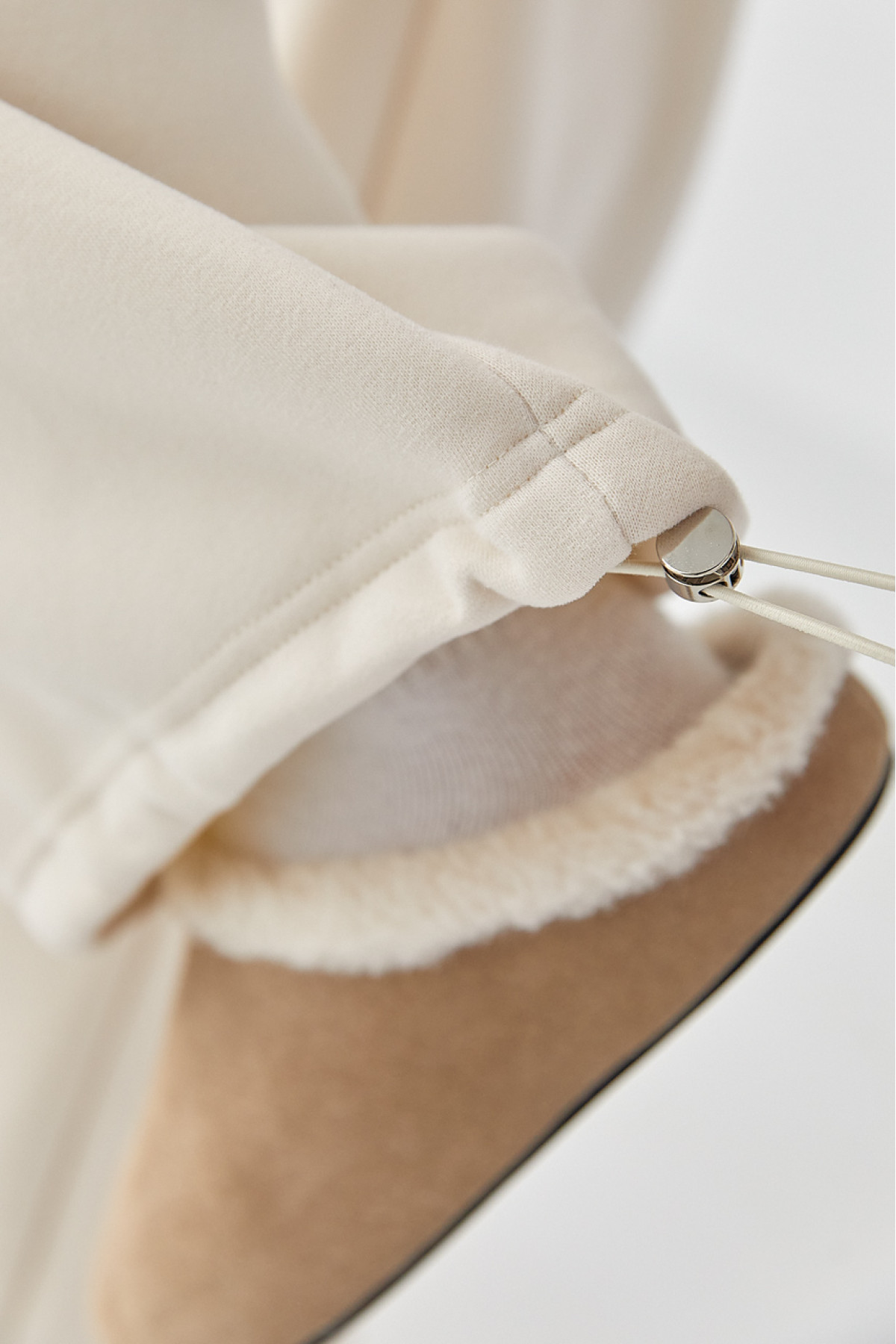 Теплий спортивний костюм із принтом  кремовий колір