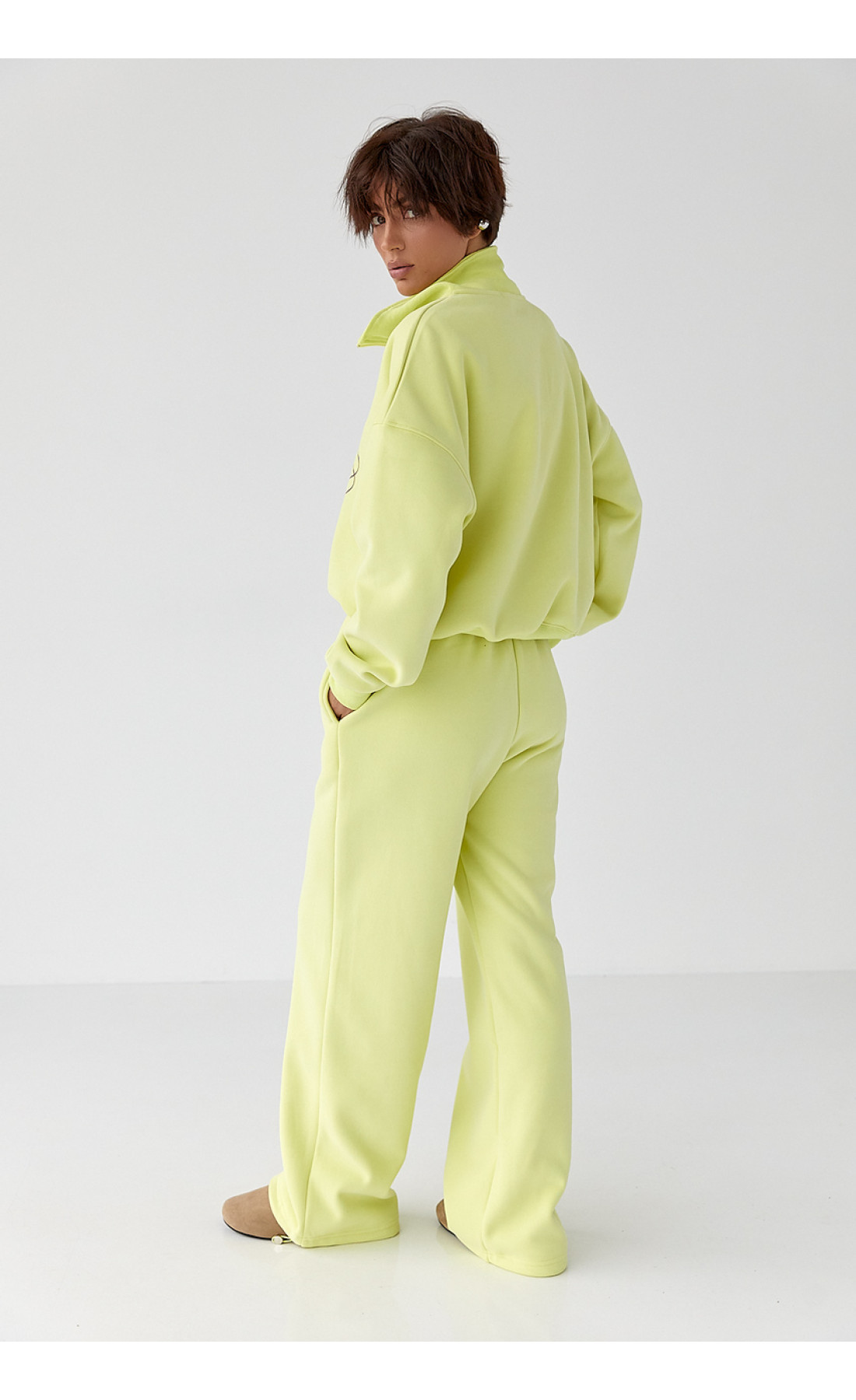 Теплий спортивний костюм із принтом  лимонний колір