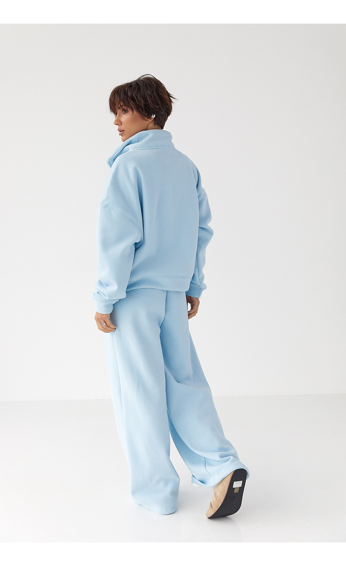 Утеплений спортивний костюм із штанами палаццо та світшотом  блакитний колір