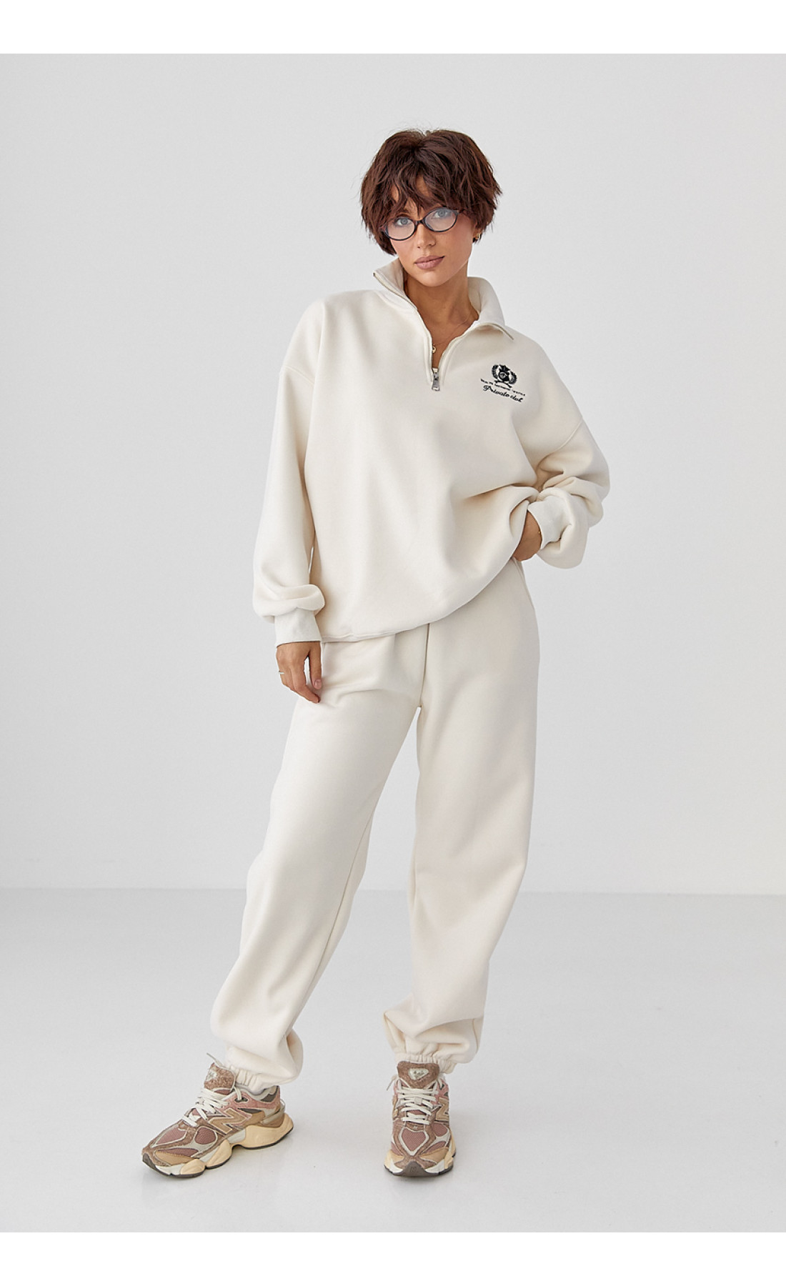 Утеплений спортивний костюм із джогерами та світшотом  бежевий колір