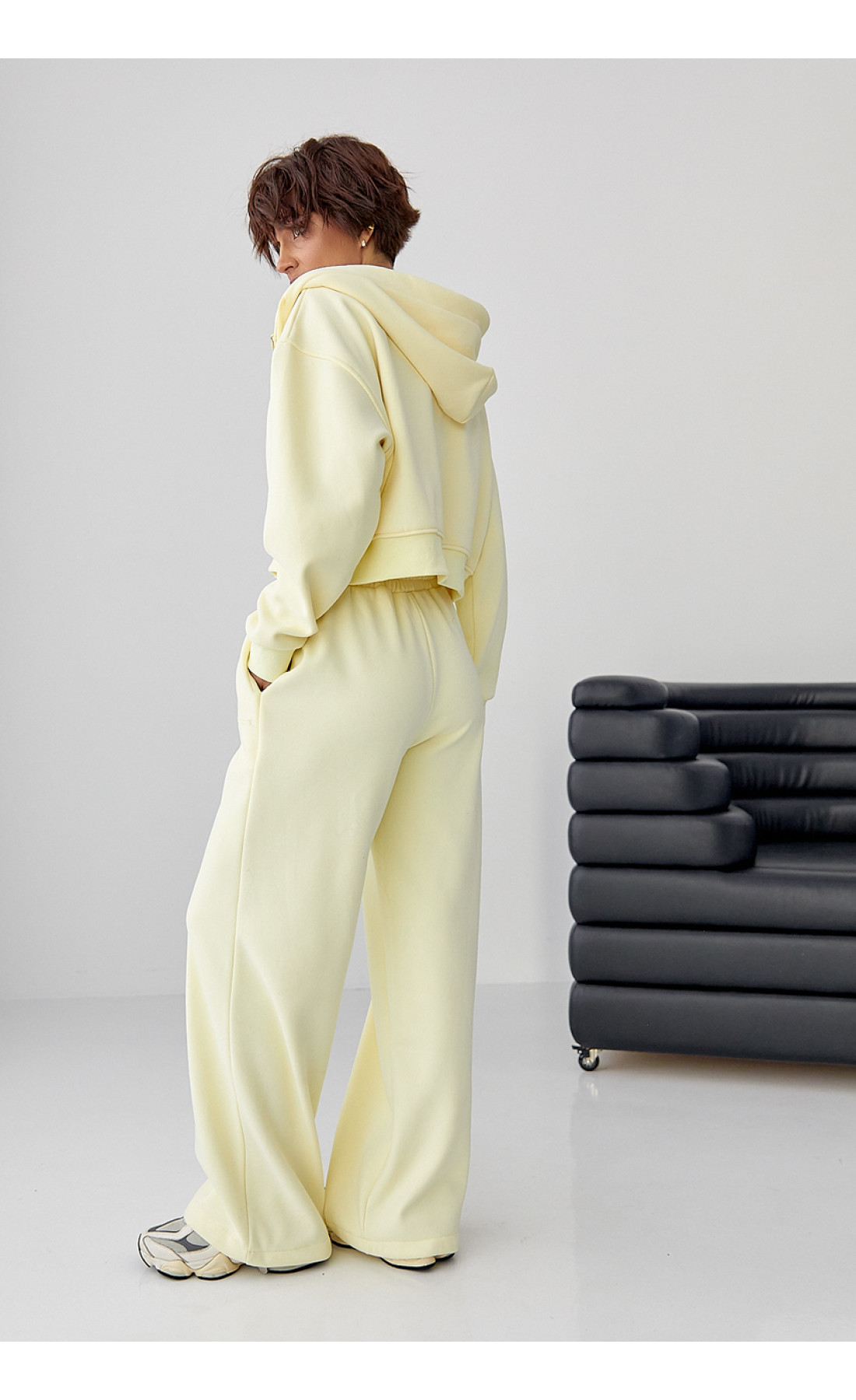 Теплий спортивний костюм з об'ємним написом  лимонний колір