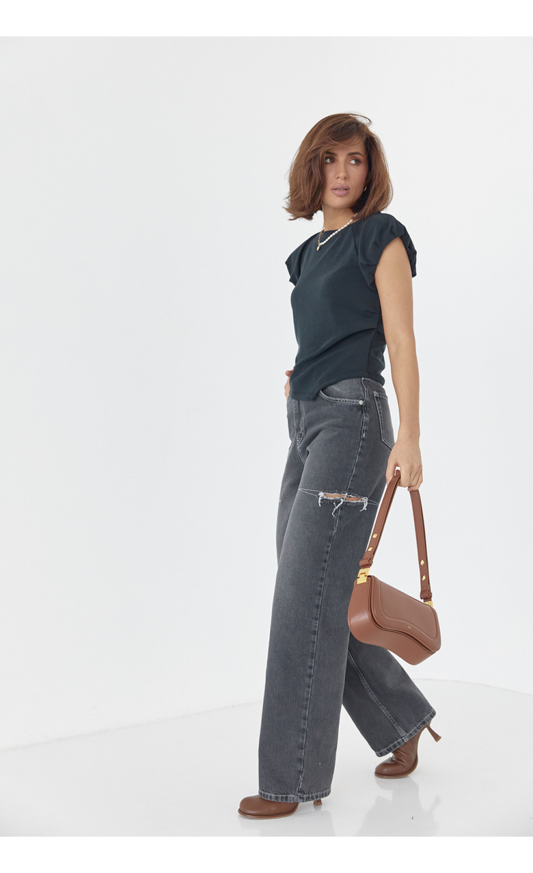 Жіноча футболка з пишними рукавами  темносиній колір