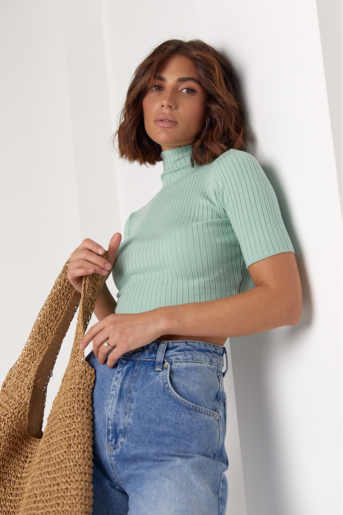 Жіноча вкорочена водолазка з коротким рукавом  м'ятний колір