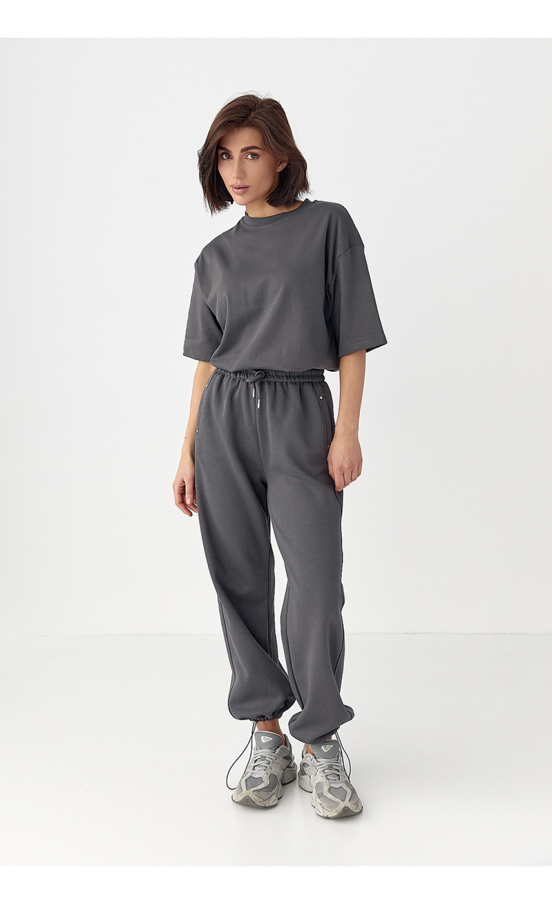 Однотонна базова футболка  сірий колір