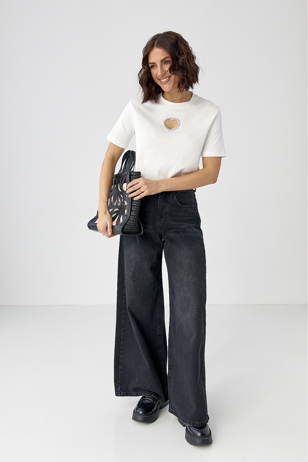 Футболка з вирізом у формі серця  молочний колір