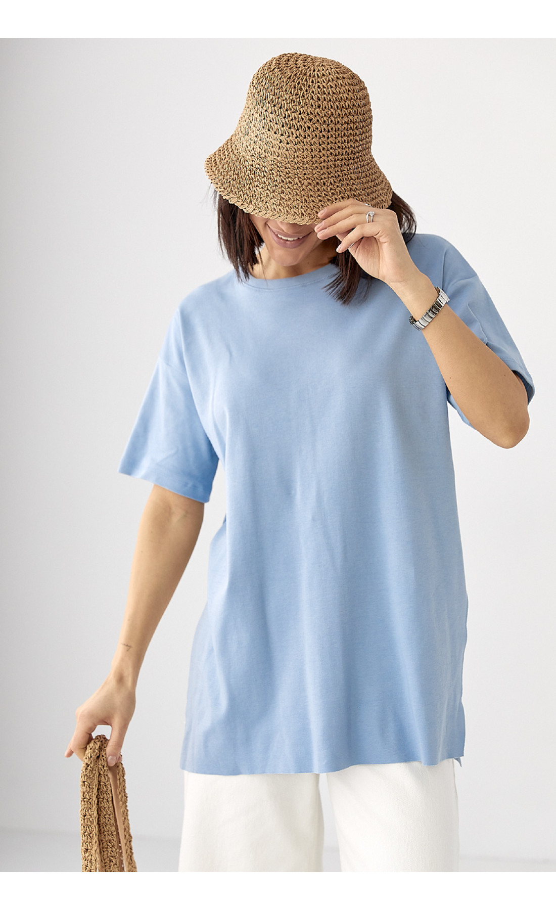 Однотонна футболка з розрізами  джинс колір