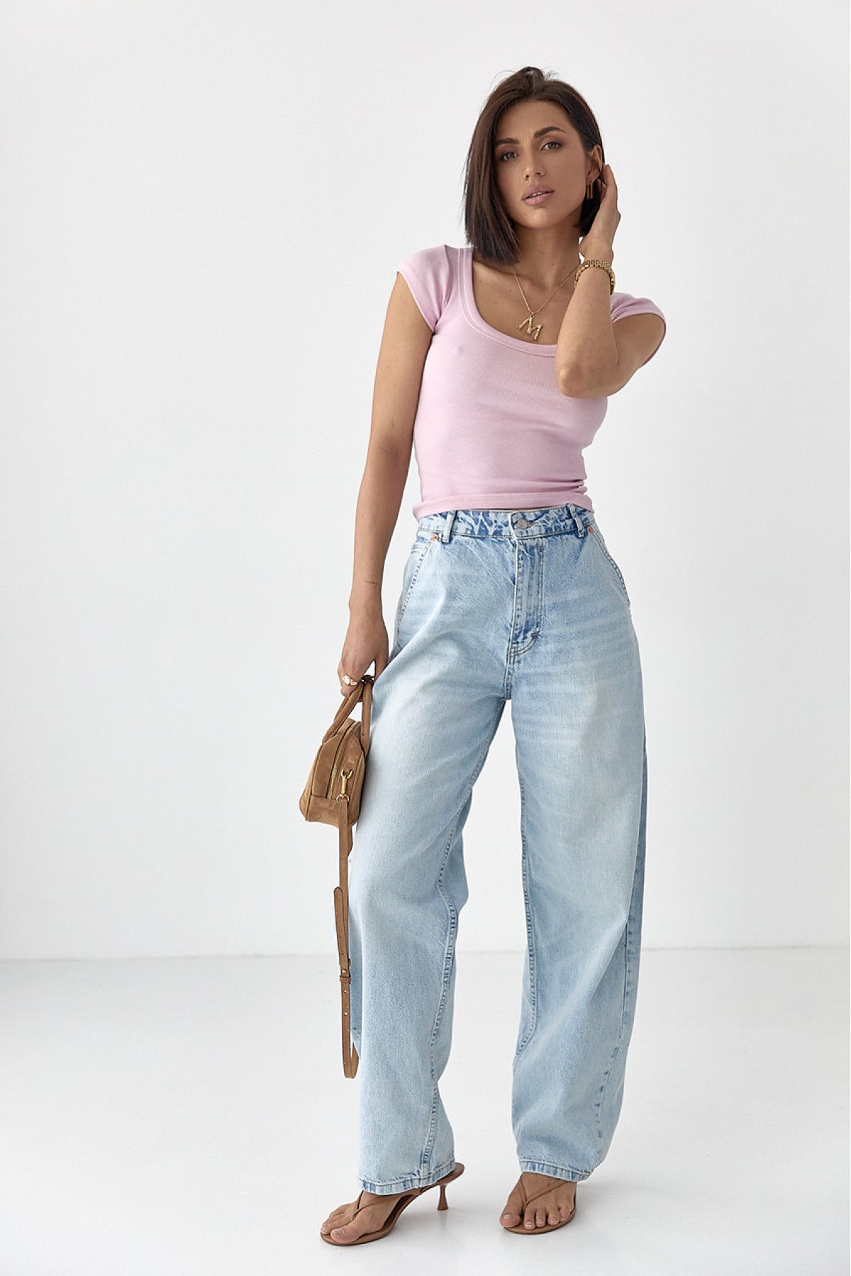 Однотонна футболка в рубчик  рожевий колір