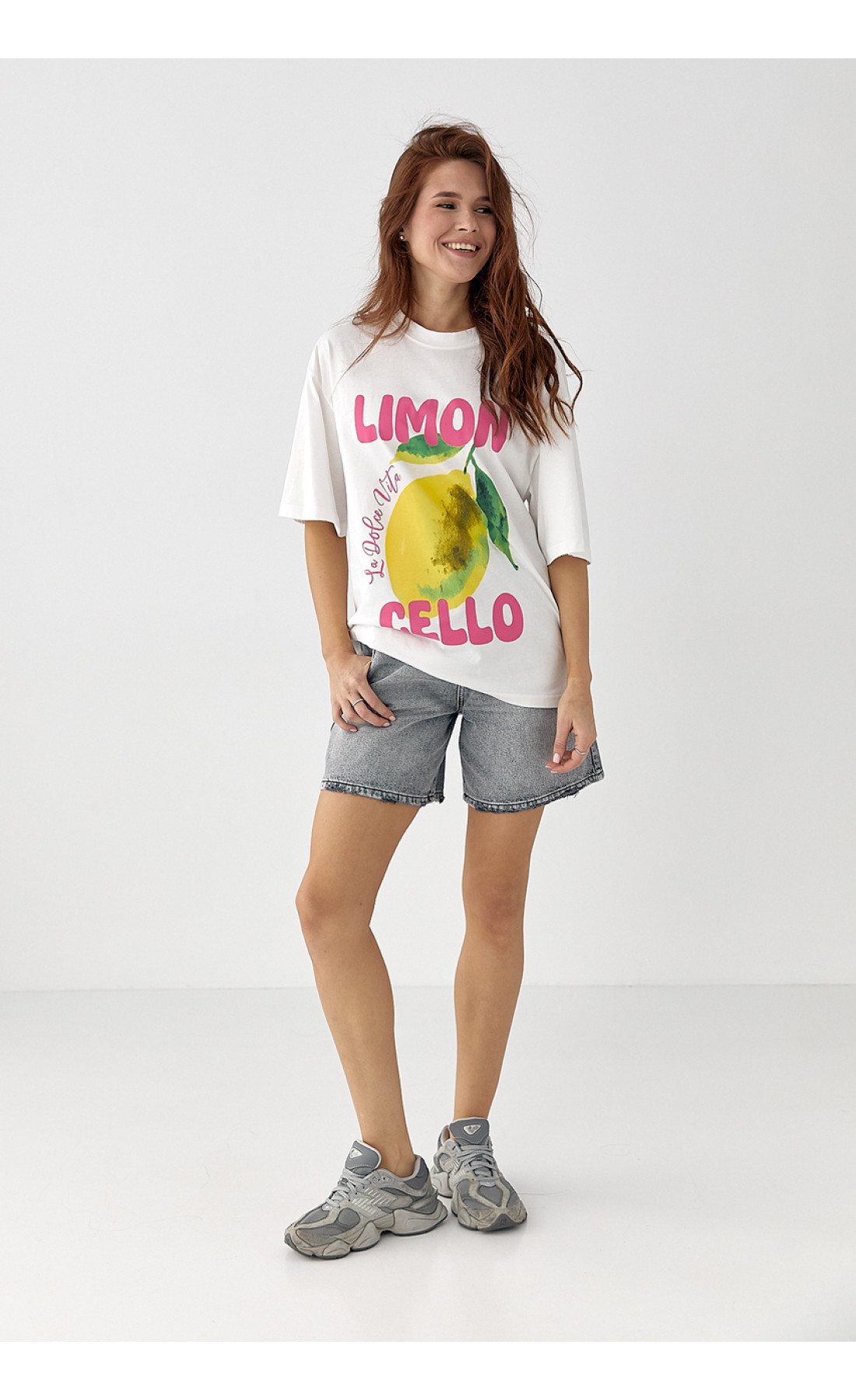 Футболка оверсайз із принтом лимона  білий колір