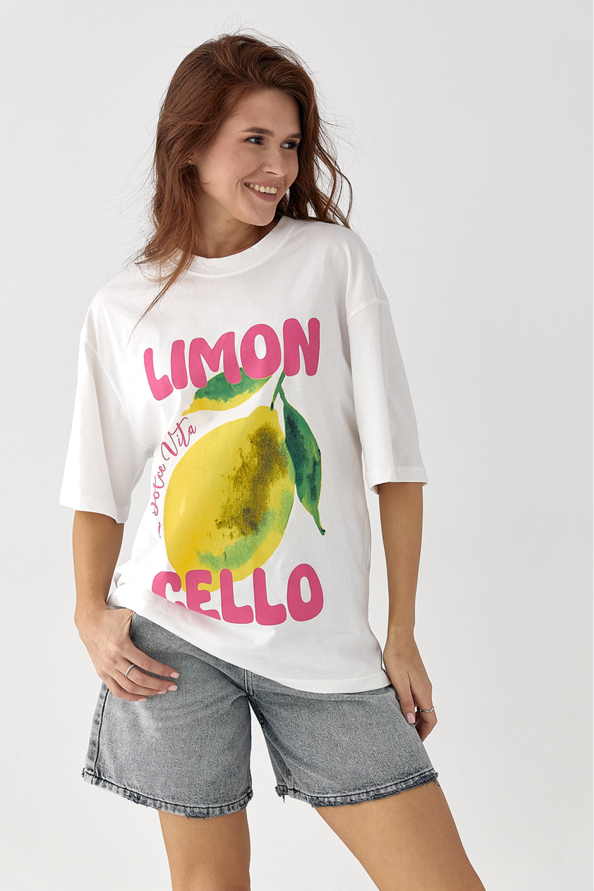 Футболка оверсайз із принтом лимона  білий колір