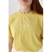 Трикотажна футболка з написами  лимонний колір