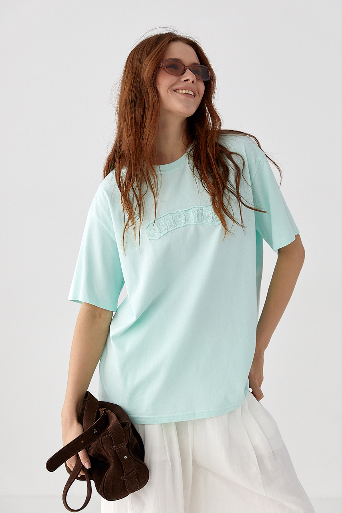 Футболка вільного крою з вишитим написом  бірюзовий колір