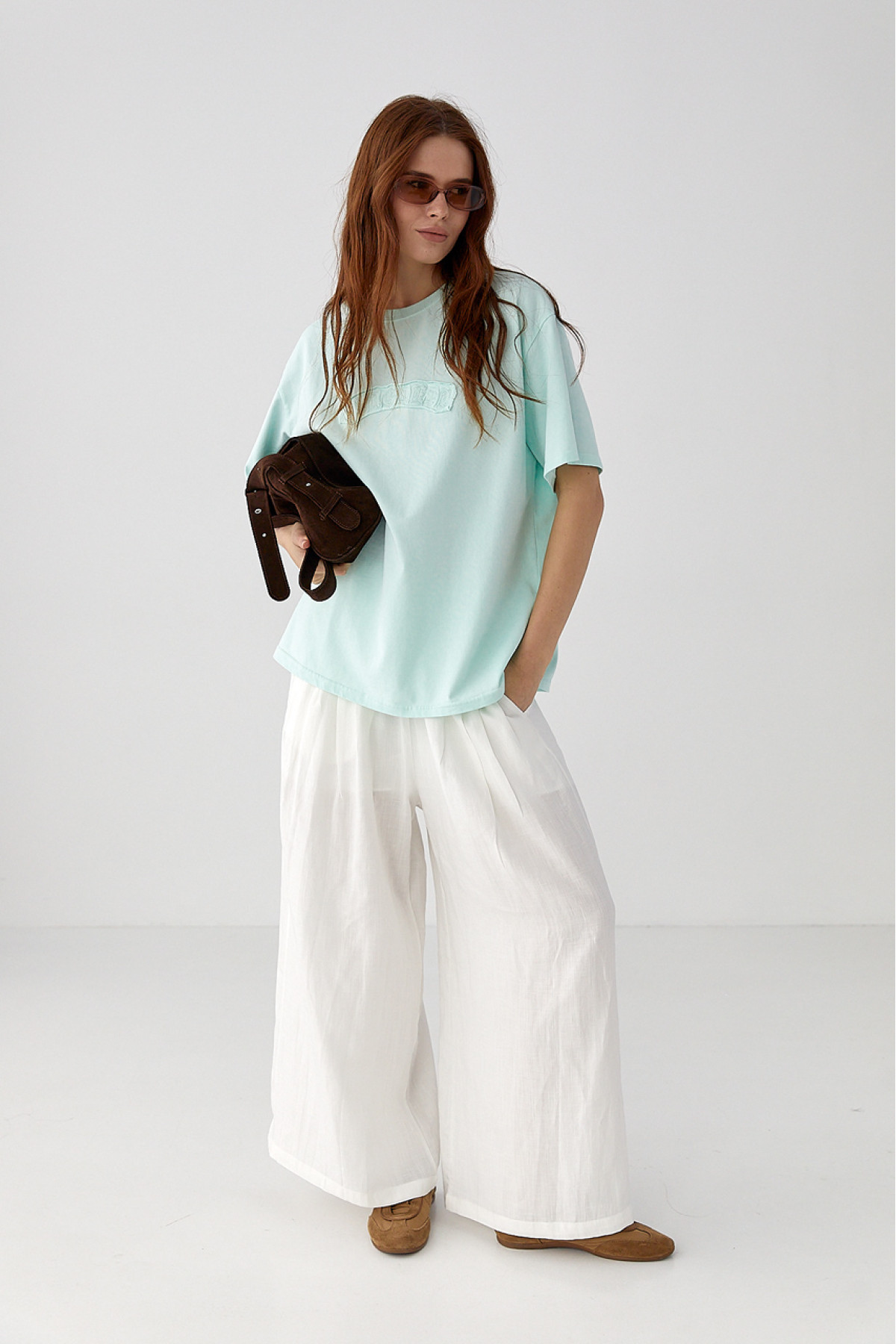 Футболка вільного крою з вишитим написом  бірюзовий колір