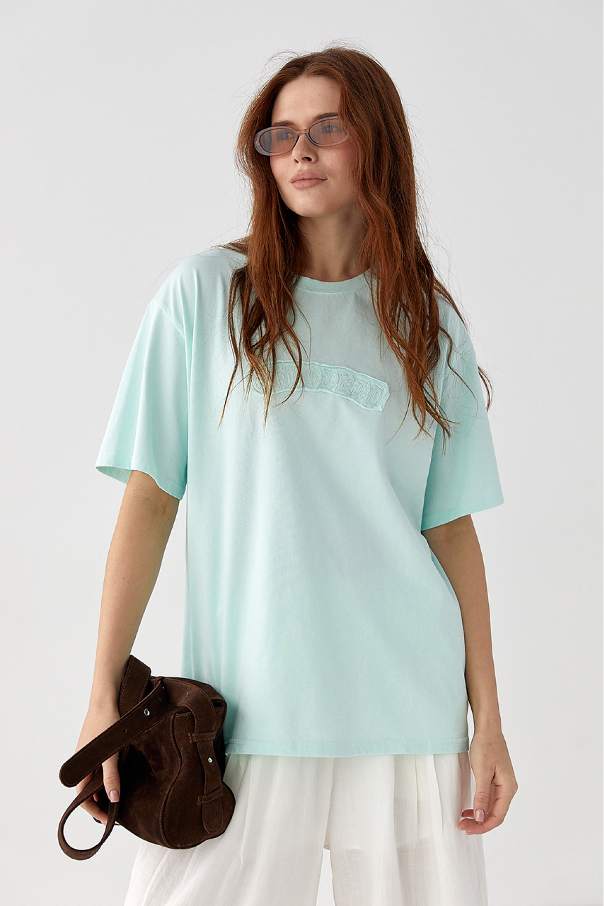 Футболка вільного крою з вишитим написом  бірюзовий колір