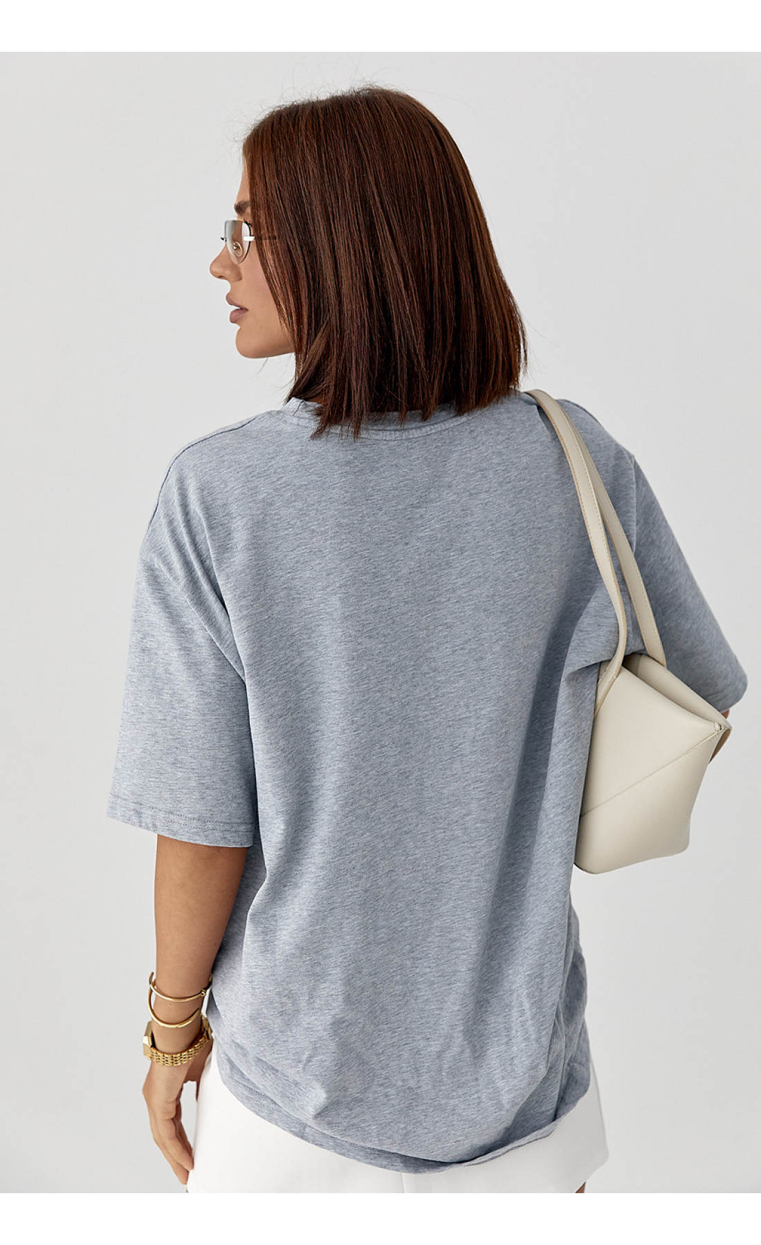 Футболка вільного крою з вишитим написом  сірий колір