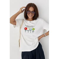 Футболка з в'язаними квітами  білий колір