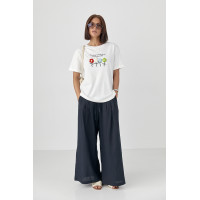 Футболка з в'язаними квітами  білий колір