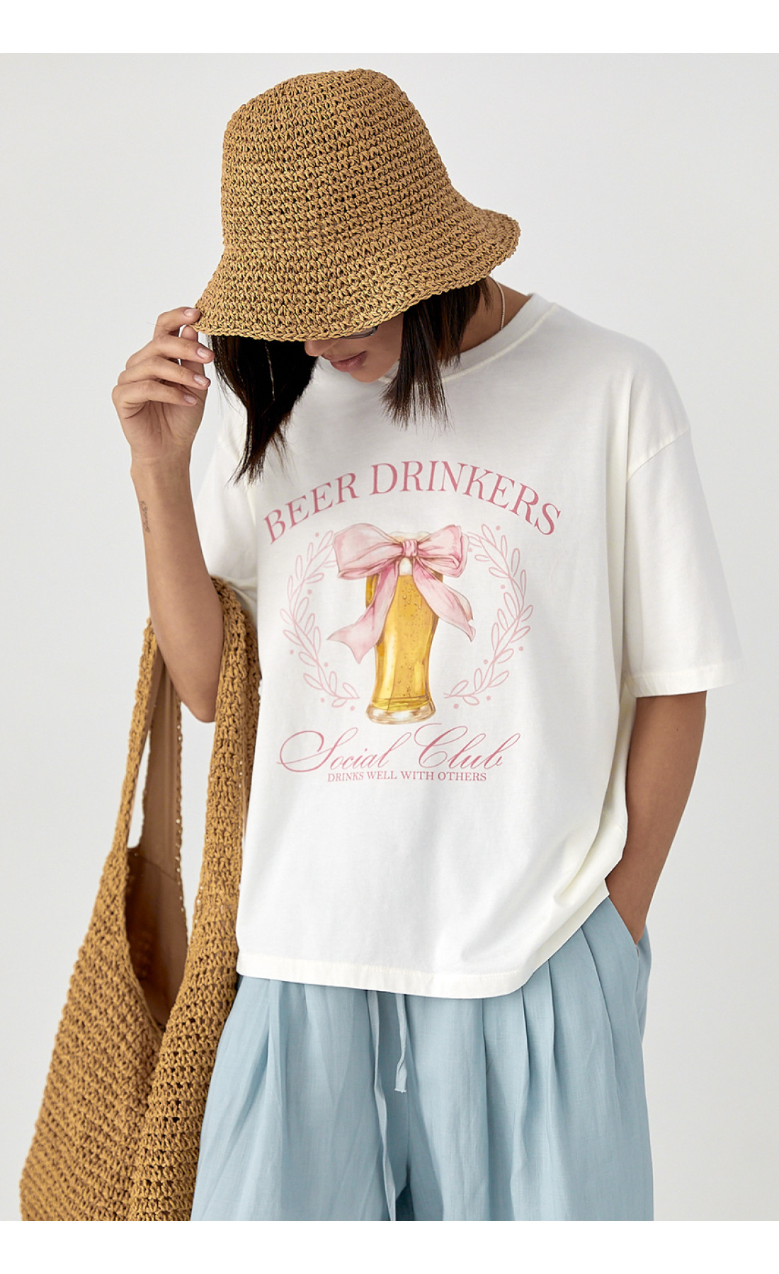 Футболка жіноча з принтом  молочний колір