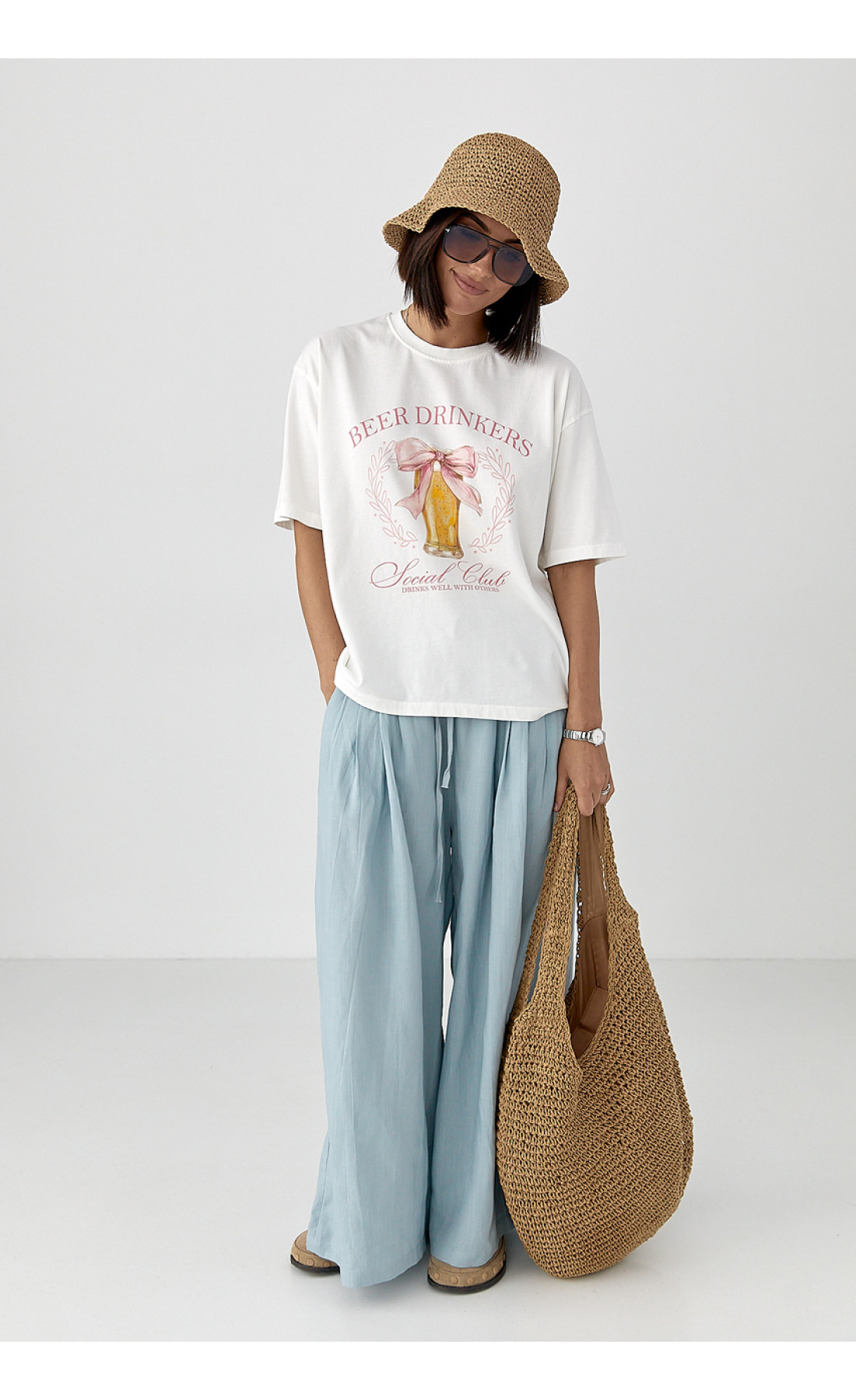 Футболка жіноча з принтом  молочний колір