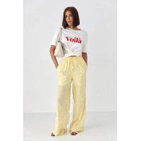 Однотонна футболка з написом Voila  молочний колір