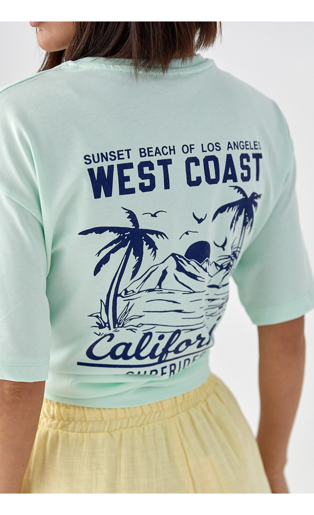 Футболка з принтом California  м'ятний колір