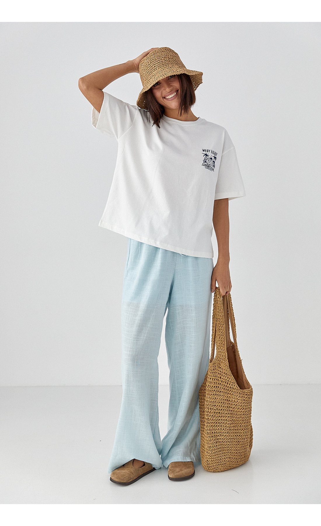 Футболка з принтом California  молочний колір