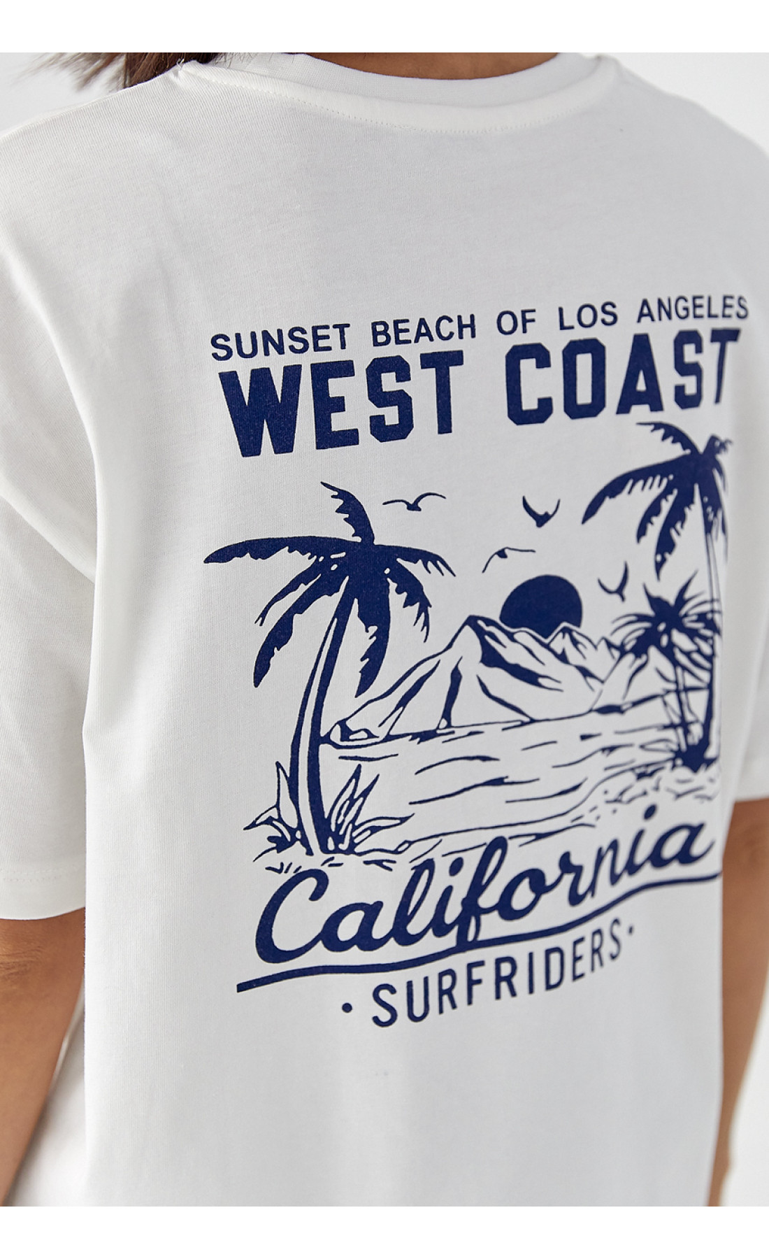 Футболка з принтом California  молочний колір