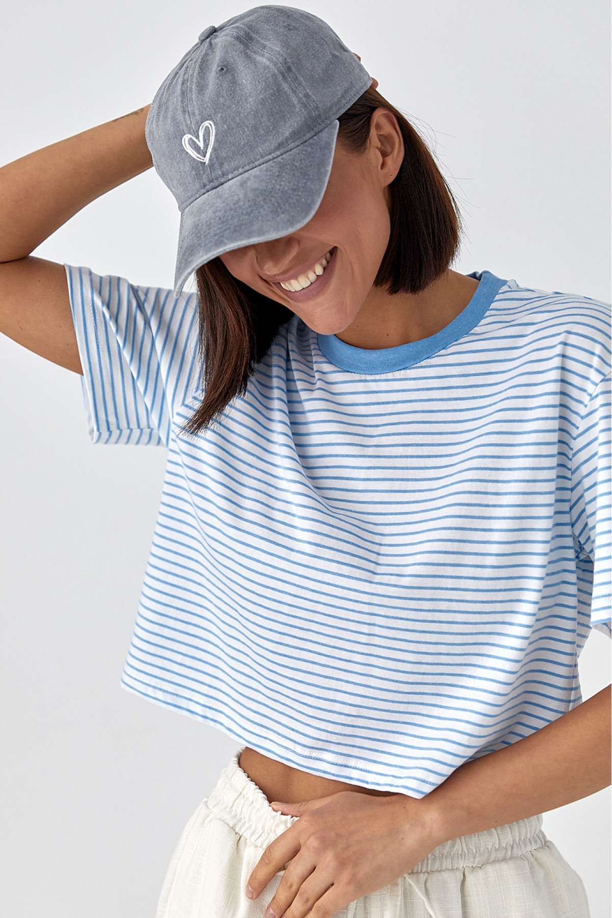 Футболка у смужку вільного крою  блакитний колір