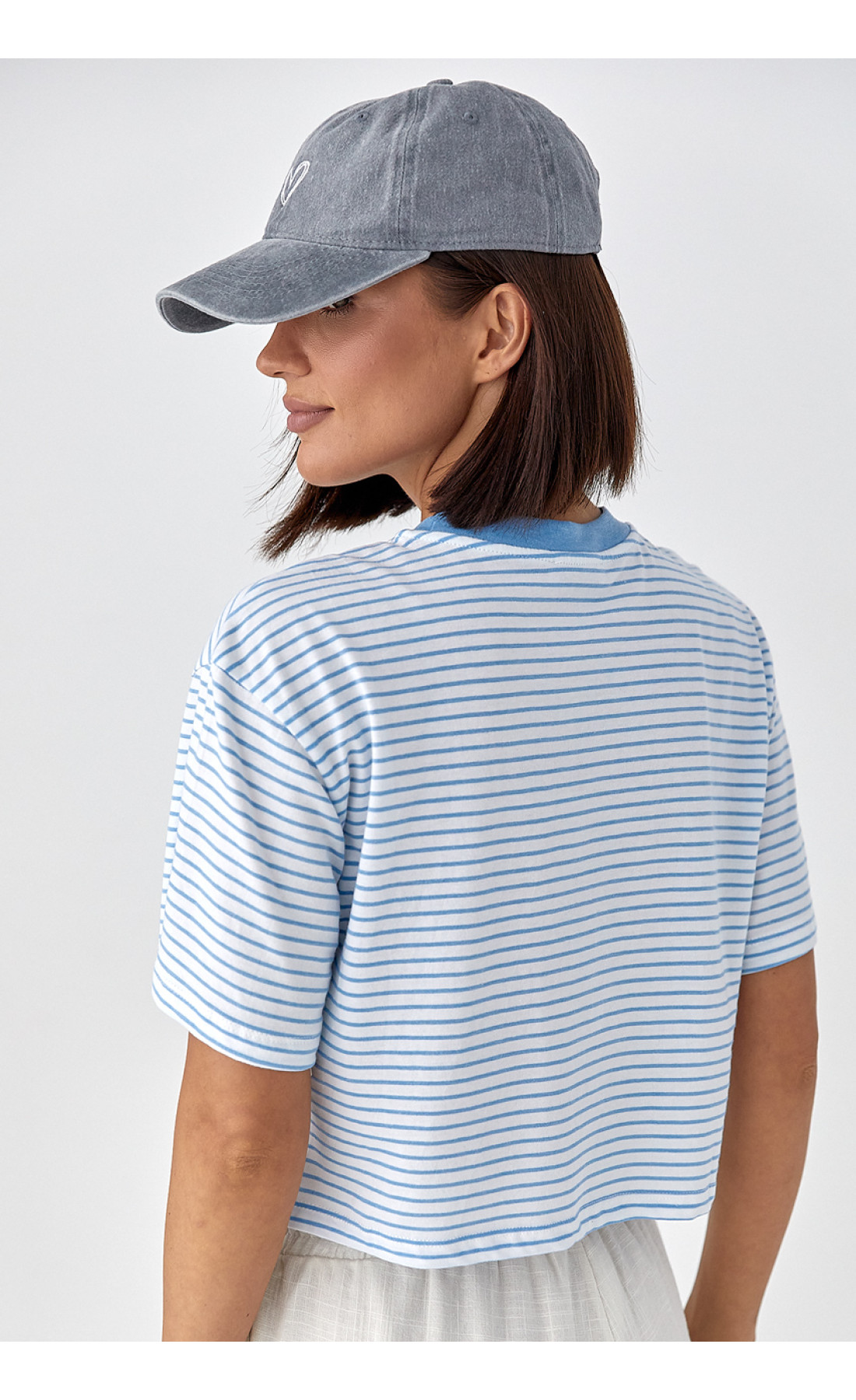 Футболка у смужку вільного крою  блакитний колір